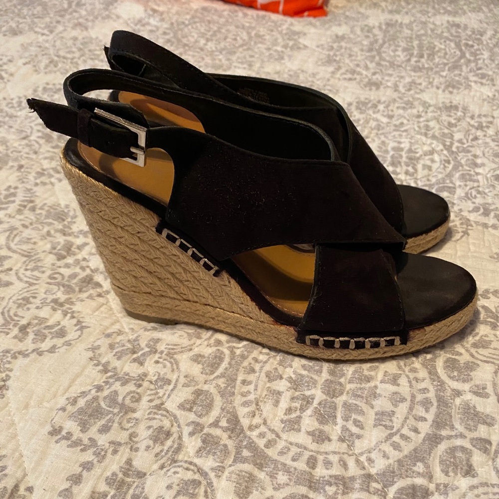 Black Wedges